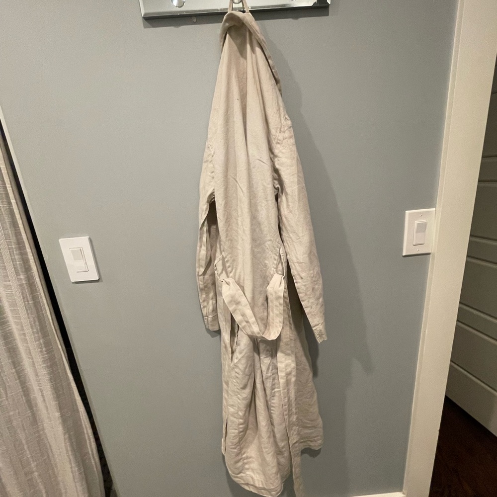 Parachute Cream Linen Robe - Picture 2 of 8